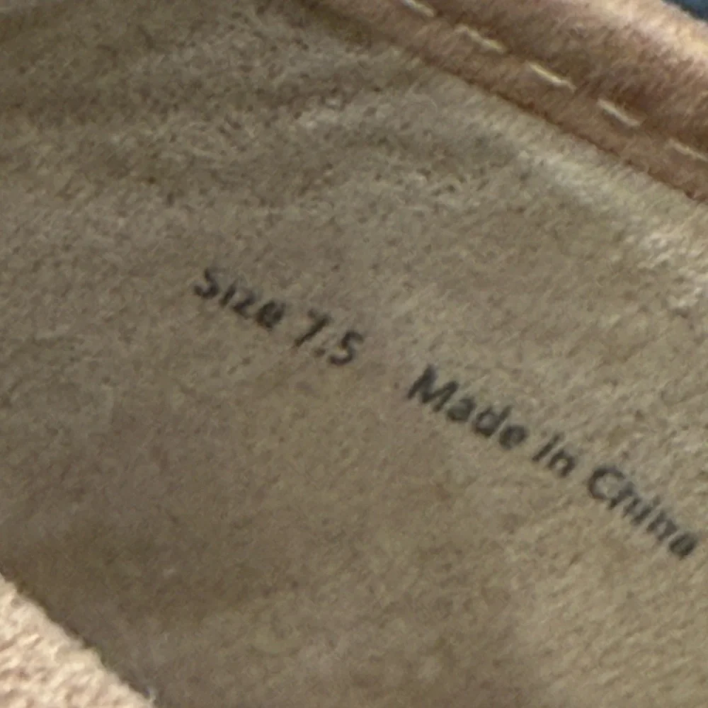 Dolce Vita suede mule. Size 7.5. - Picture 3 of 7